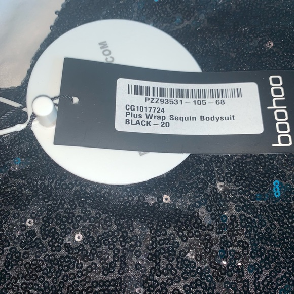 Brand new! Sequin top bodysuit with zippered back. Gorgeous! - Picture 2 of 4
